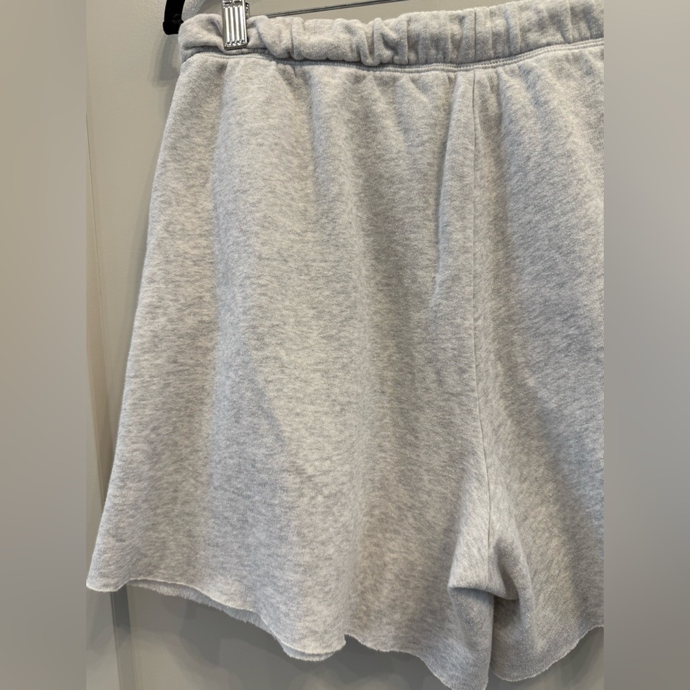 Gray PINK Sweat Shorts EUC Size Large - Picture 7 of 7